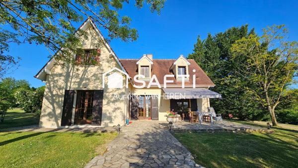 GRANDE MAISON FAMILIALE 5 CHAMBRES ET PISCINE CHAUFFEE