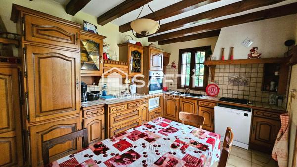 GRANDE MAISON FAMILIALE 5 CHAMBRES ET PISCINE CHAUFFEE