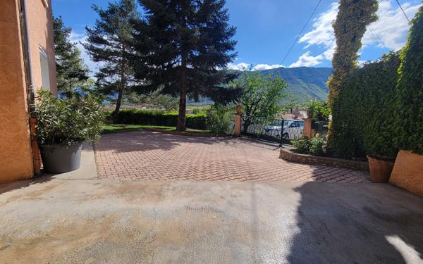 Maison à vendre    7 pièces • 166,10 m2 Laragne-Montéglin