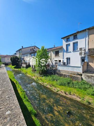 Grande maison de ville renovée de 5 chambres, au centre de Verdun