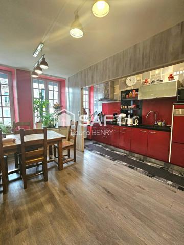 Grande maison de ville renovée de 5 chambres, au centre de Verdun