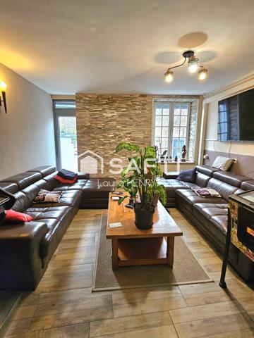 Grande maison de ville renovée de 5 chambres, au centre de Verdun