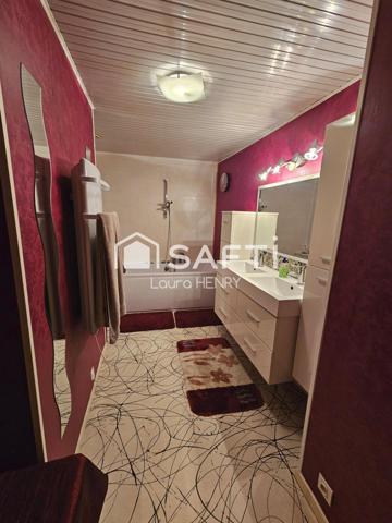 Grande maison de ville renovée de 5 chambres, au centre de Verdun