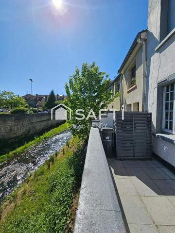 Grande maison de ville renovée de 5 chambres, au centre de Verdun