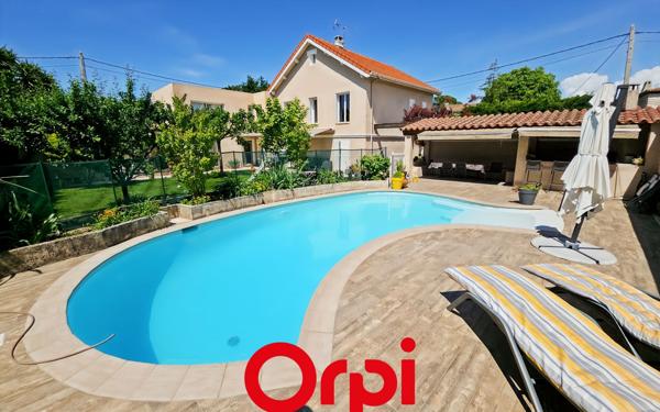 Appartement à vendre    5 pièces • 206 m2 Marseille 12