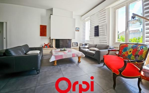 Appartement à vendre    5 pièces • 206 m2 Marseille 12