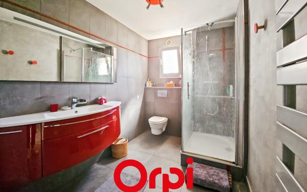 Appartement à vendre    5 pièces • 206 m2 Marseille 12