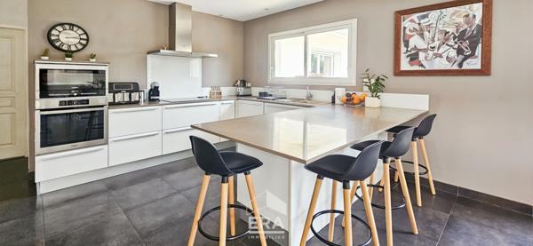 EYSINES 33320 - Maison familiale 200m²  sur 850 m² de parcelle - Calme - Garage, Jardin