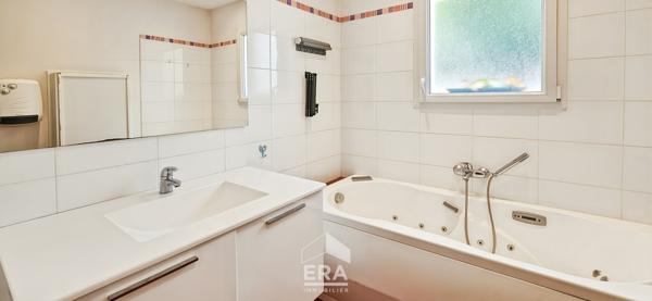 EYSINES 33320 - Maison familiale 200m²  sur 850 m² de parcelle - Calme - Garage, Jardin