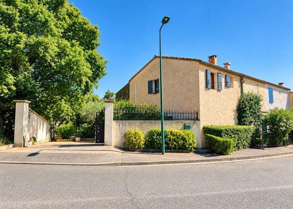 Jolie maison de 142 m² avec piscine et garage