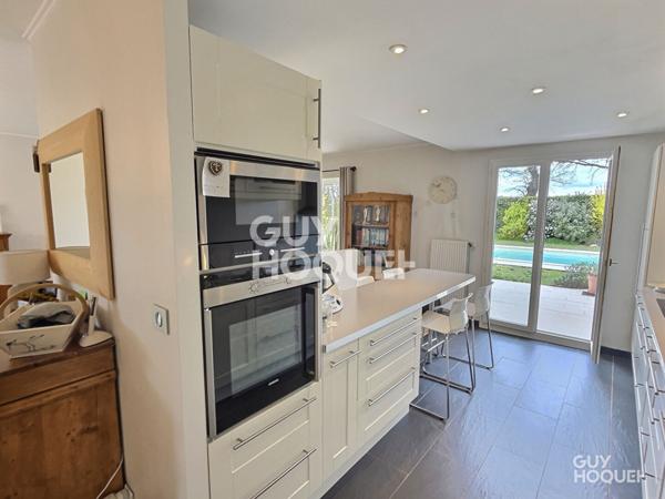 Maison familiale 5 pièces avec piscine à Saint Bonnet de Mure - 479 000 