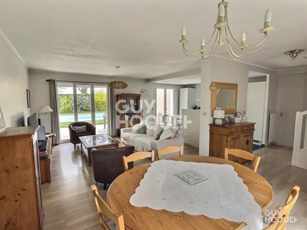 Maison familiale 5 pièces avec piscine à Saint Bonnet de Mure - 479 000 