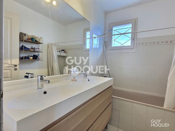 Maison familiale 5 pièces avec piscine à Saint Bonnet de Mure - 479 000 