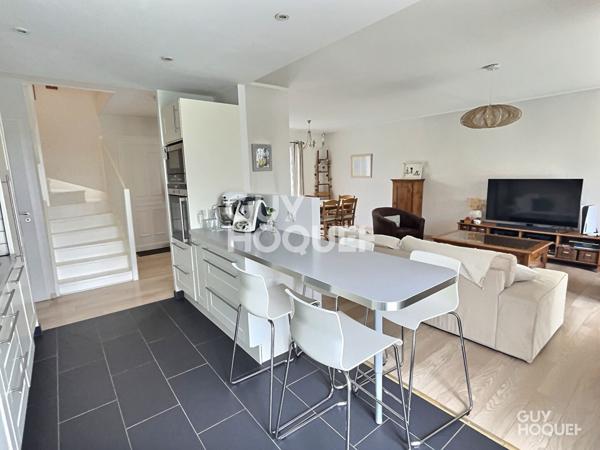 Maison familiale 5 pièces avec piscine à Saint Bonnet de Mure - 479 000 