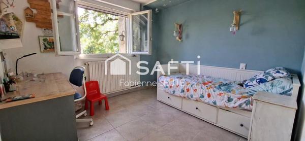 Maison 127 m2 plain pied, terrain 4220 m2, piscine