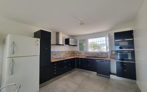 Maison à vendre    4 pièces •  Bages