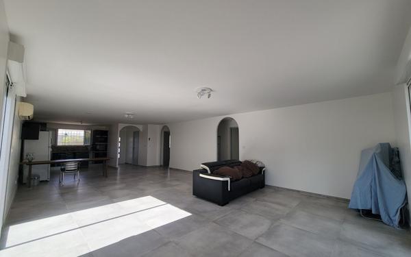 Maison à vendre    4 pièces •  Bages