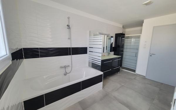 Maison à vendre    4 pièces •  Bages