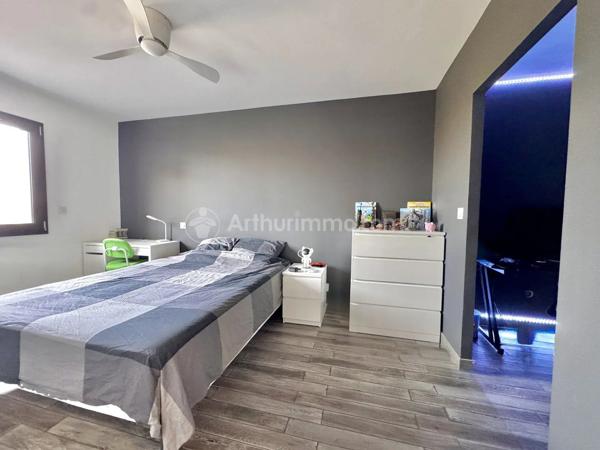 Vente                                                      Maison
                        
                     5 pièces                      134 m2                     à Pont-du-Château