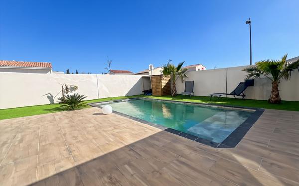 Maison à vendre    5 pièces •  Vias