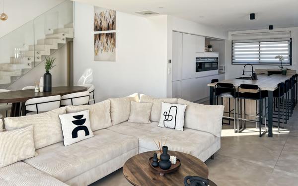 Maison à vendre    5 pièces •  Vias