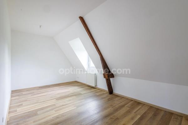 Dozulé - Maison de caractère - 145 m2 - 3 chambres - Terrain 4000 m2 environ - Garage - Parking