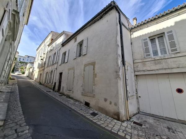 Appartement à vendre à Saintes en Charente-Maritime (17100), ref : 17111-725