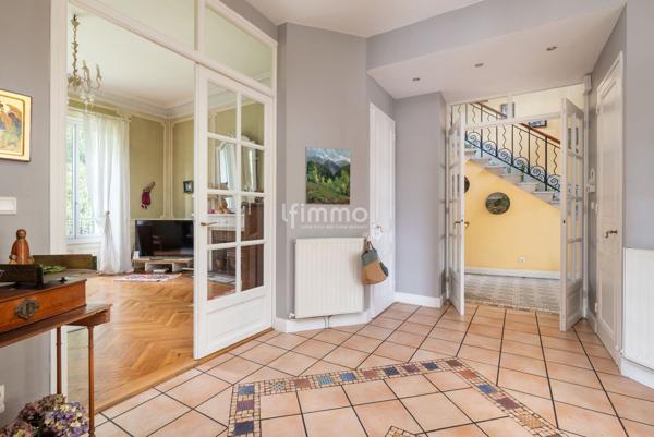 Maison de Maître 365 m² + Terrain 1 133 m² et dépendance