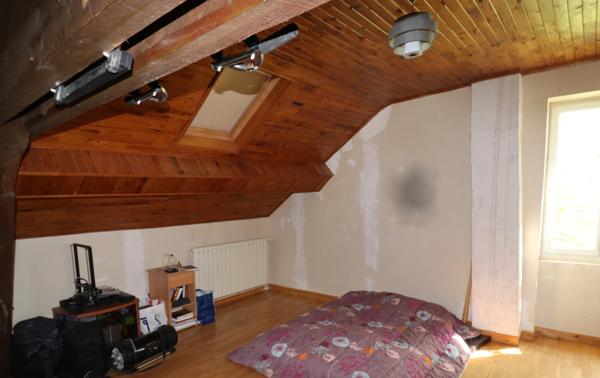 Maison à vendre 167 m² sur 2000 m² de terrain - CUISEAUX (71)