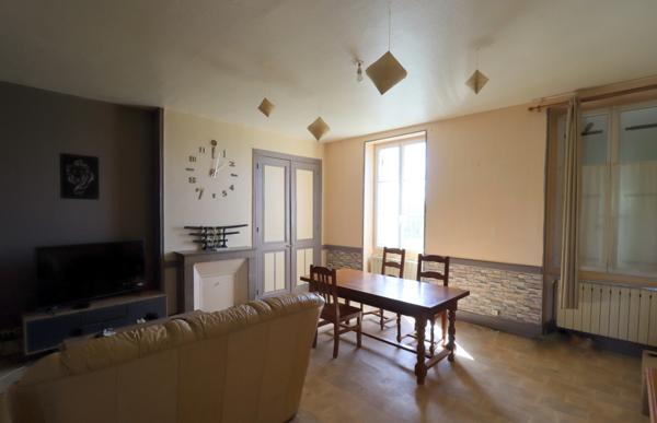 Maison à vendre 167 m² sur 2000 m² de terrain - CUISEAUX (71)