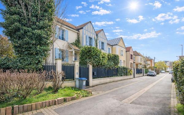 Maison à vendre    6 pièces • 149,77 m2 Joinville-le-Pont