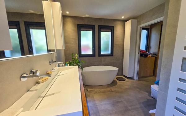 Maison à vendre    5 pièces •  Biot