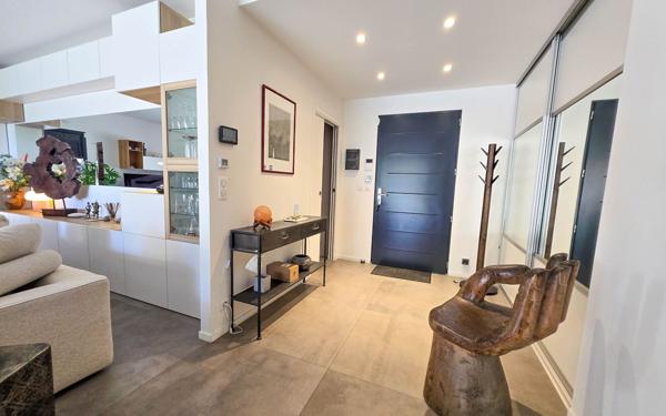 Maison à vendre    5 pièces •  Biot