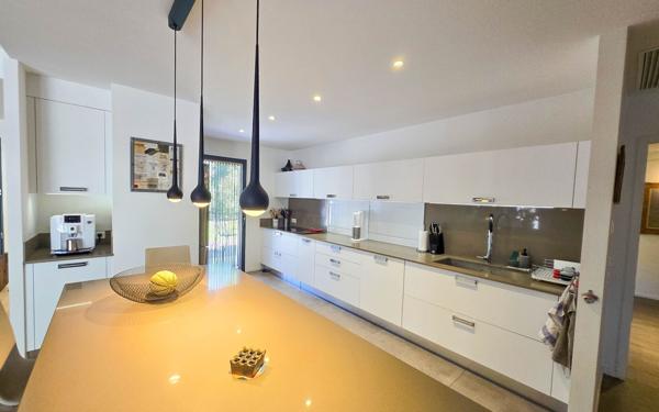 Maison à vendre    5 pièces •  Biot