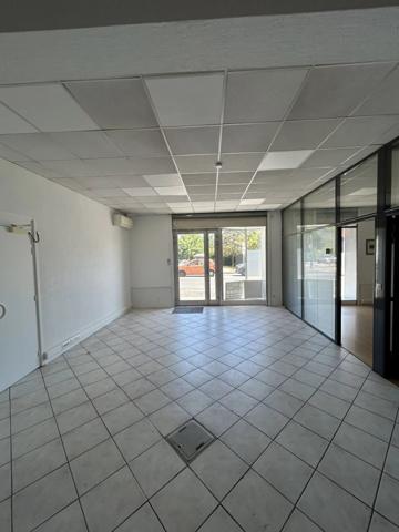 Location                                                      Local commercial
                        
                                         146 m2                     à Montpellier