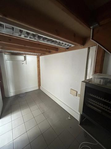 Location                                                      Local commercial
                        
                                         146 m2                     à Montpellier