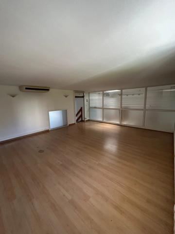 Location                                                      Local commercial
                        
                                         146 m2                     à Montpellier