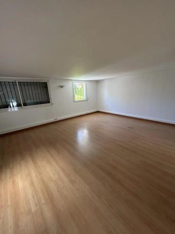 Location                                                      Local commercial
                        
                                         146 m2                     à Montpellier