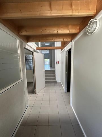 Location                                                      Local commercial
                        
                                         146 m2                     à Montpellier