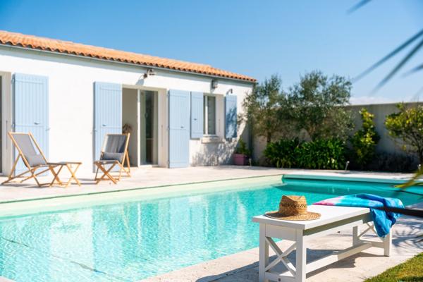 Un doux air méditerranéen pour cette villa de plain-pied avec piscine. Unique à Saint Pierre d'Oléro