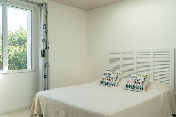 Un doux air méditerranéen pour cette villa de plain-pied avec piscine. Unique à Saint Pierre d'Oléro