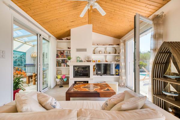 Un doux air méditerranéen pour cette villa de plain-pied avec piscine. Unique à Saint Pierre d'Oléro