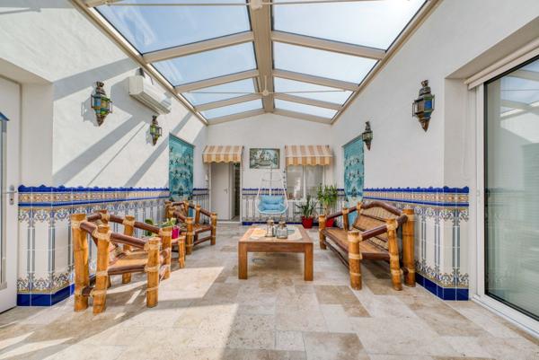 Un doux air méditerranéen pour cette villa de plain-pied avec piscine. Unique à Saint Pierre d'Oléro