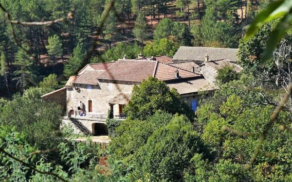 Maison à louer    5 pièces • 111,50 m2 Saint-André-Lachamp