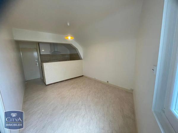 Appartement à louer 2 pièces 38m² Saint-Doulchard (18230)