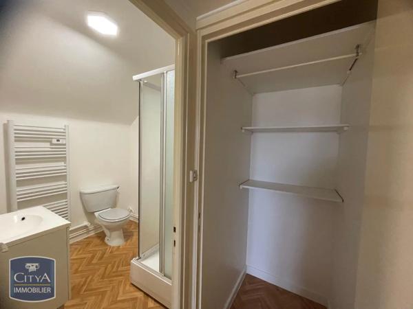 Appartement à louer 2 pièces 38m² Saint-Doulchard (18230)
