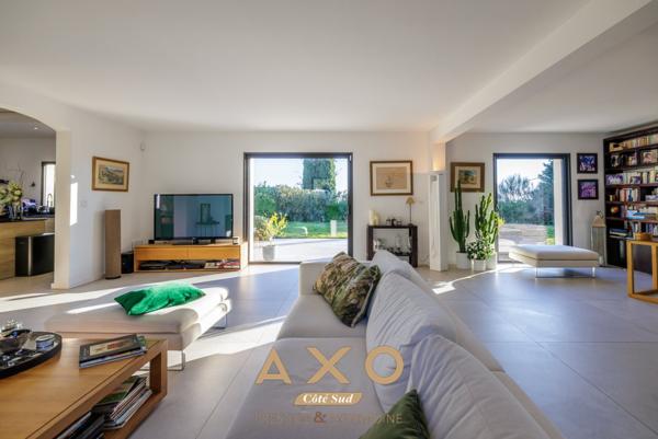 EGUILLES - MAISON T6 - 237 M2 6 TERRAIN 2 000M2 - PISCINE - VUE -  1 790 000