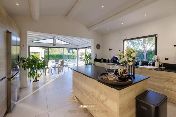 EGUILLES - MAISON T6 - 237 M2 6 TERRAIN 2 000M2 - PISCINE - VUE -  1 790 000