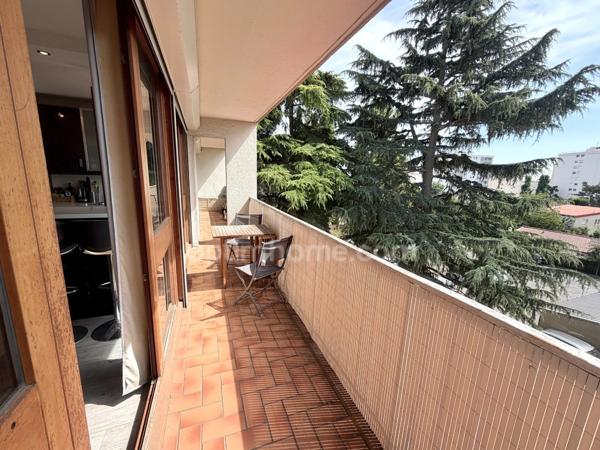 Appartement 4 pièces, 3 chambres / balcon / cave / parking / terrain de tennis