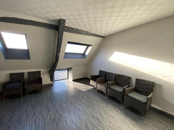 Ensemble immobilier d'une surface de 490 m²